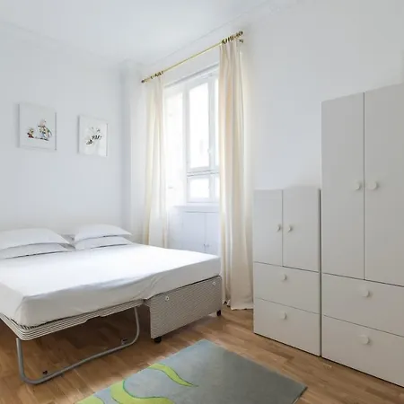 Avenue De Wagram Iv By Onefinestay